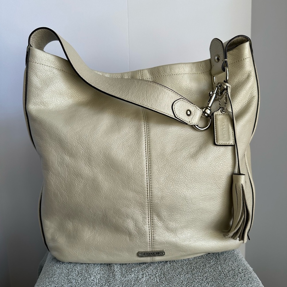 Coach Avery Soft Grain Leather Large Shoulder Hobo Bag, Off White Pearl, EUC